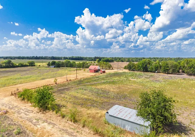 Photo 4 of Sale Pending at 7959 County Rd 4823, Wolfe City, TX 75496 | MLS# 21385401 | Listing updated on 2026-10-01