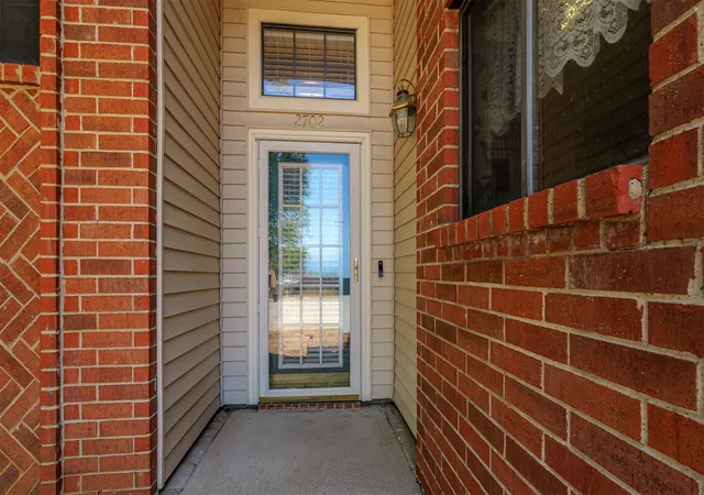 Photo 2 of Townhouse for sale at 2702 Stratford Ct, Euless, TX 76039 | MLS# 21385348 | Listing updated on 2026-10-04