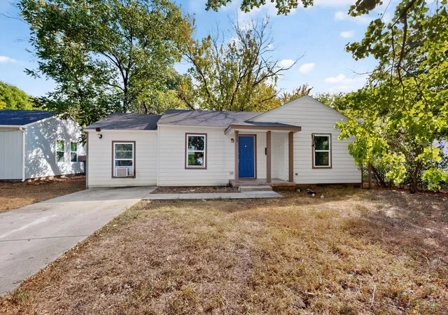 Photo 1 of Single family home for sale at 4424 Tacoma St, Dallas, TX 75216 | MLS# 21385413 | Listing updated on 2026-09-30