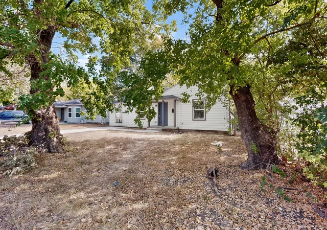 Photo 3 of Single family home for sale at 4424 Tacoma St, Dallas, TX 75216 | MLS# 21385413 | Listing updated on 2026-09-30