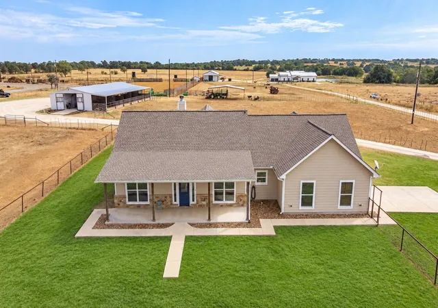 Photo 1 of Single family home for sale at 265 Private Rd 1728, Stephenville, TX 76401 | MLS# 21384833 | Listing updated on 2026-09-15
