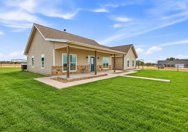 Photo 3 of Single family home for sale at 265 Private Rd 1728, Stephenville, TX 76401 | MLS# 21384833 | Listing updated on 2026-09-15