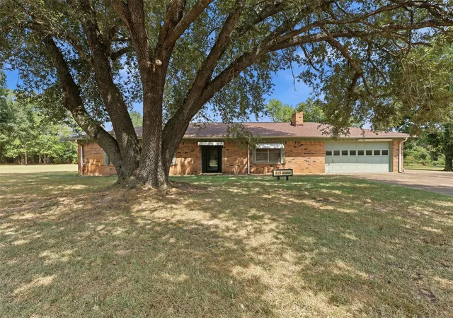 Photo 2 of Single family home for sale at 221 County Rd 3220, Mount Pleasant, TX 75455 | MLS# 21385432 | Listing updated on 2026-09-14