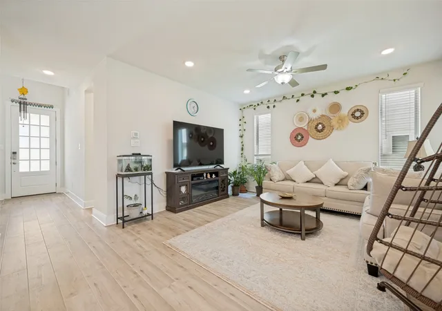 Photo 4 of Townhouse for sale at 1013 14th Street, Argyle, TX 76226 | MLS# 21385461 | Listing updated on 2026-09-14