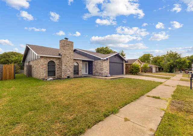 Photo 2 of Single family home for sale at 4008 Buckwheat St, Fort Worth, TX 76137 | MLS# 21385458 | Listing updated on 2026-09-14