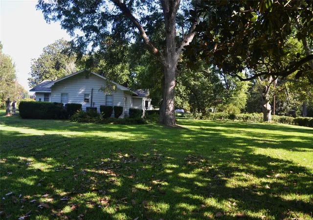 Photo 3 of Single family home for sale at 216 Louisiana St, Belcher, LA 71004 | MLS# 21381379 | Listing updated on 2026-09-14