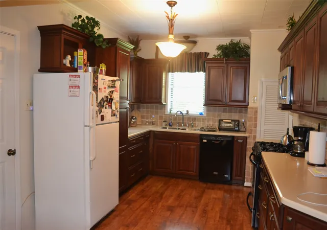 Photo 4 of Single family home for sale at 216 Louisiana St, Belcher, LA 71004 | MLS# 21381379 | Listing updated on 2026-09-14