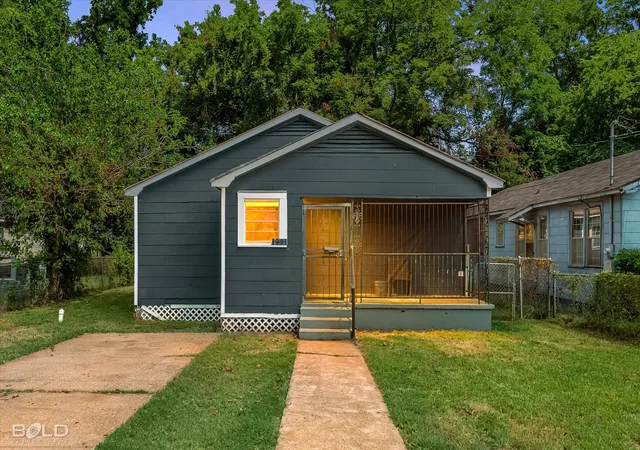 Photo 1 of Single family home for sale at 323 Kelly, Bossier City, LA 71111 | MLS# 21385471 | Listing updated on 2026-09-14