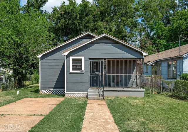 Photo 2 of Single family home for sale at 323 Kelly, Bossier City, LA 71111 | MLS# 21385471 | Listing updated on 2026-09-14
