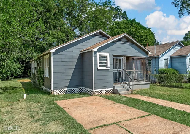 Photo 4 of Single family home for sale at 323 Kelly, Bossier City, LA 71111 | MLS# 21385471 | Listing updated on 2026-09-14