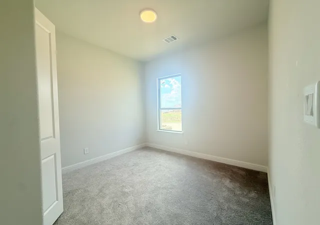 Photo 4 of Single family home for sale at 317 Aurora Hills Trl, Burleson, TX 76028 | MLS# 21385399 | Listing updated on 2026-09-14