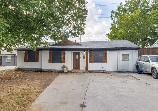 Photo 1 of Single family home for sale at 1911 El Capitan Dr, Dallas, TX 75228 | MLS# 21379969 | Listing updated on 2026-09-15