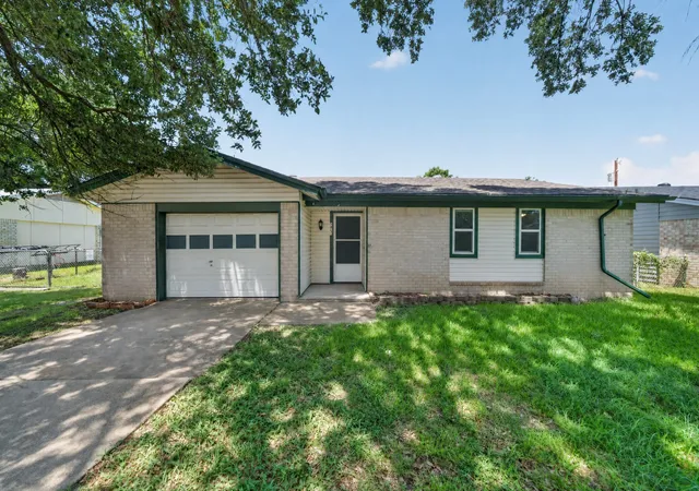 Photo 1 of Single family home for sale at 2461 Lisa St, Grand Prairie, TX 75051 | MLS# 21385478 | Listing updated on 2026-09-14