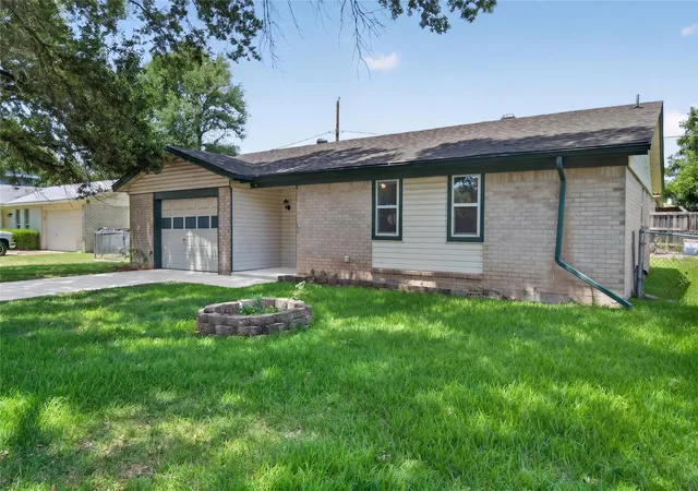 Photo 2 of Single family home for sale at 2461 Lisa St, Grand Prairie, TX 75051 | MLS# 21385478 | Listing updated on 2026-09-14