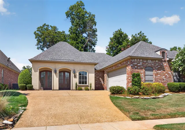 Photo 1 of Sale Pending at 305 Bevly Dr #3, Bossier City, LA 71111 | MLS# 21385501 | Listing updated on 2026-09-29