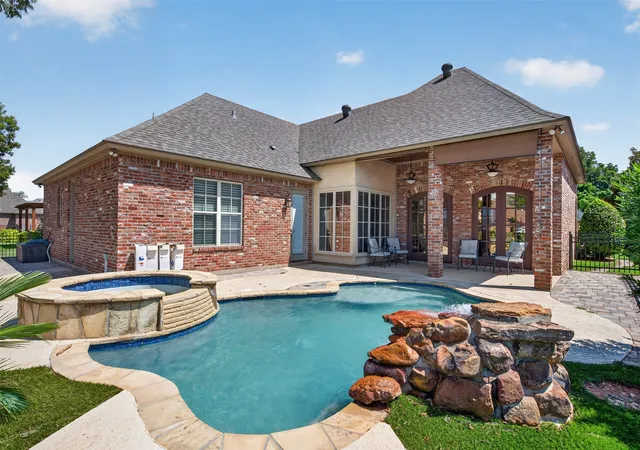 Photo 3 of Sale Pending at 305 Bevly Dr #3, Bossier City, LA 71111 | MLS# 21385501 | Listing updated on 2026-09-29
