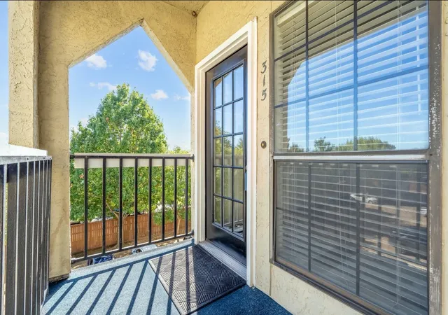 Photo 2 of Condo for sale at 4800 W Lovers Ln #315, Dallas, TX 75209 | MLS# 21385524 | Listing updated on 2026-09-14