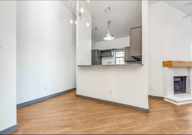Photo 4 of Condo for sale at 4800 W Lovers Ln #315, Dallas, TX 75209 | MLS# 21385524 | Listing updated on 2026-09-14