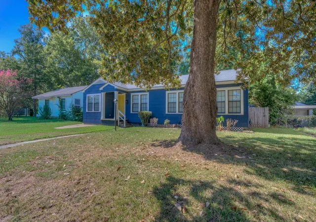 Photo 3 of Single family home for sale at 136 Pennsylvania Ave, Shreveport, LA 71105 | MLS# 21385162 | Listing updated on 2026-09-14