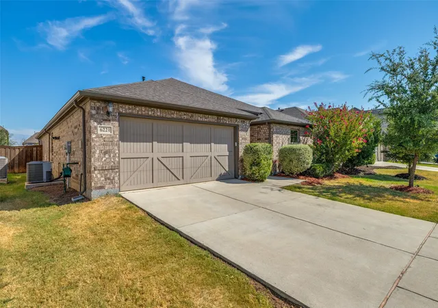 Photo 2 of Single family home for sale at 6221 Painswick Dr, Aubrey, TX 76227 | MLS# 21384485 | Listing updated on 2026-09-14