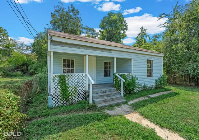 Photo 2 of Single family home for sale at 7041 Penny St, Shreveport, LA 71108 | MLS# 21385598 | Listing updated on 2026-09-14