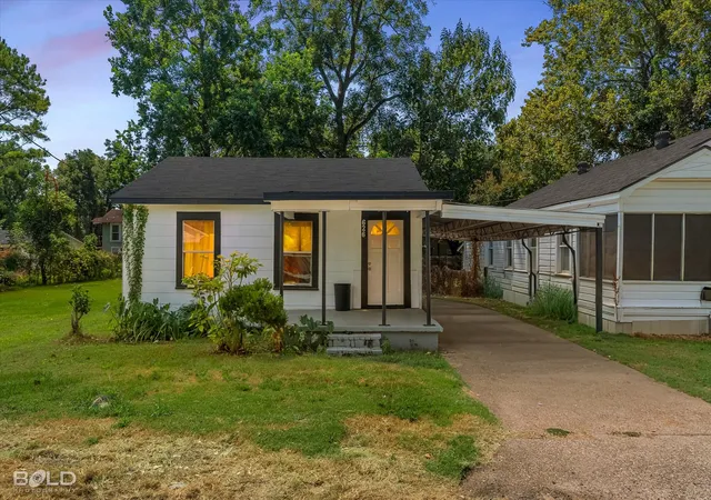 Photo 2 of Single family home for sale at 626 Joannes St, Bossier City, LA 71111 | MLS# 21385601 | Listing updated on 2026-09-14