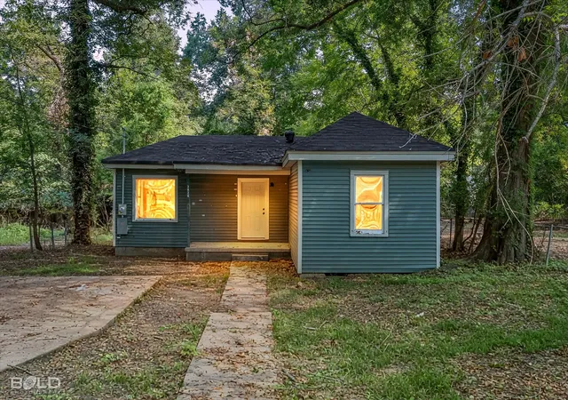 Photo 2 of Single family home for sale at 3826 Huston St, Shreveport, LA 71109 | MLS# 21385604 | Listing updated on 2026-09-14