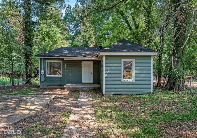 Photo 3 of Single family home for sale at 3826 Huston St, Shreveport, LA 71109 | MLS# 21385604 | Listing updated on 2026-09-14