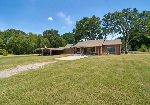 Photo 2 of Single family home for sale at 14601 Hyde Away Ln, Mabank, TX 75147 | MLS# 21385606 | Listing updated on 2026-09-14