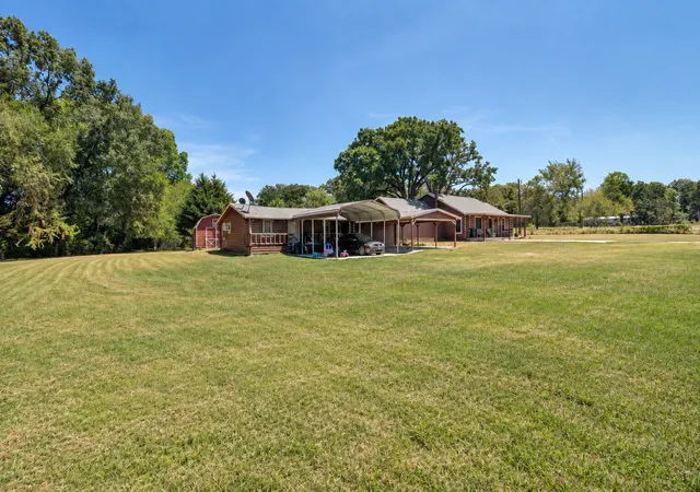 Photo 3 of Single family home for sale at 14601 Hyde Away Ln, Mabank, TX 75147 | MLS# 21385606 | Listing updated on 2026-09-14