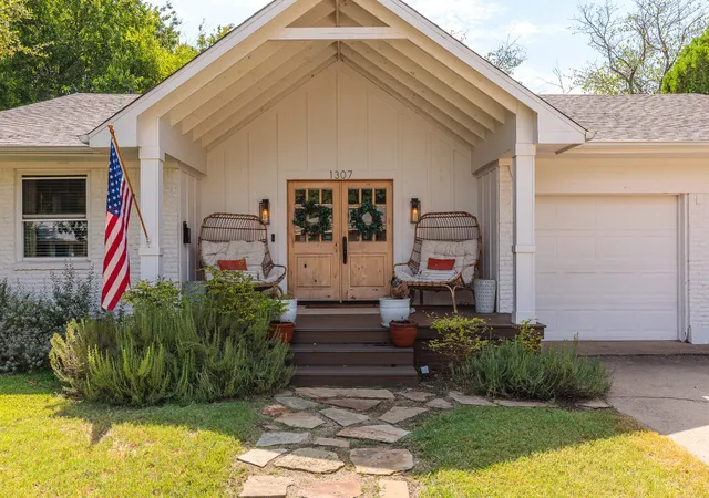 Photo 2 of Single family home for sale at 1307 Magnolia Dr, Richardson, TX 75080 | MLS# 21384508 | Listing updated on 2026-09-26