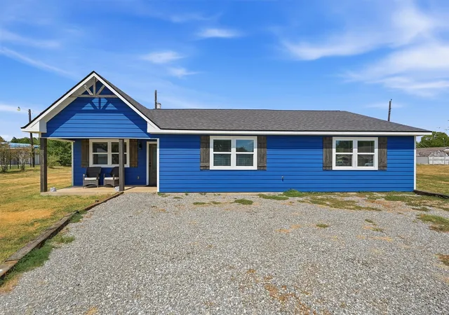 Photo 1 of Single family home for sale at 61 Lee Blvd, Pottsboro, TX 75076 | MLS# 21384062 | Listing updated on 2026-10-04