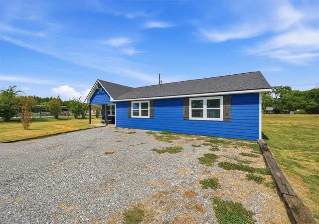 Photo 2 of Single family home for sale at 61 Lee Blvd, Pottsboro, TX 75076 | MLS# 21384062 | Listing updated on 2026-10-04