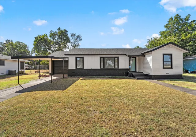 Photo 2 of Single family home for sale at 1336 Sunset St, Waco, TX 76710 | MLS# 21385495 | Listing updated on 2026-09-29