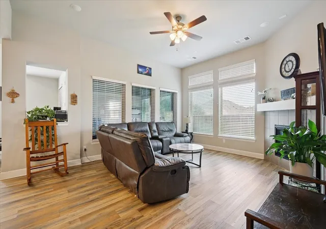 Photo 4 of Single family home for sale at 345 Greenbriar Rd, Little Elm, TX 75068 | MLS# 21385629 | Listing updated on 2026-09-14