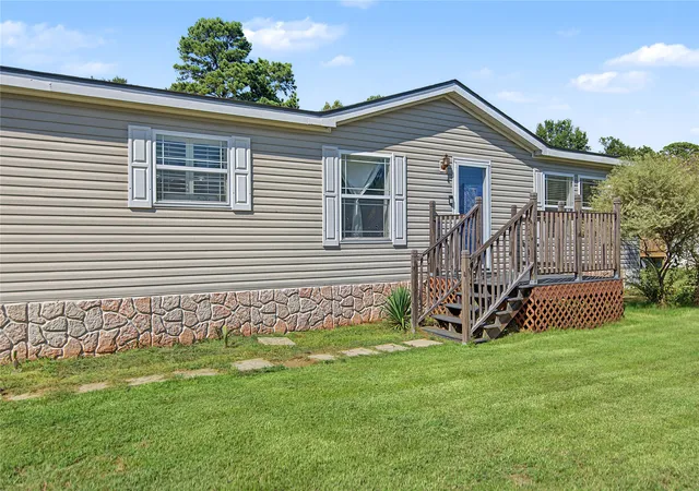 Photo 3 of Manufactured home for sale at 6936 Conner Ln, Shreveport, LA 71107 | MLS# 21385331 | Listing updated on 2026-09-14