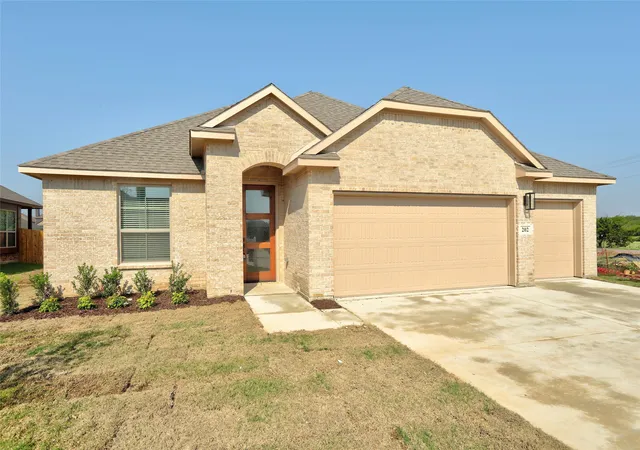 Photo 1 of Single family home for sale at 202 Pennington Rd, Nevada, TX 75173 | MLS# 21385648 | Listing updated on 2026-09-16