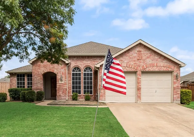 Photo 2 of Single family home for sale at 118 Aspenwood Trl, Forney, TX 75126 | MLS# 21385649 | Listing updated on 2026-09-14