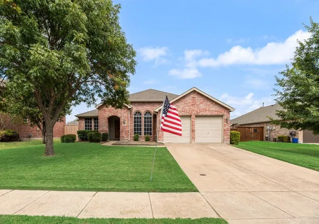 Photo 3 of Single family home for sale at 118 Aspenwood Trl, Forney, TX 75126 | MLS# 21385649 | Listing updated on 2026-09-14