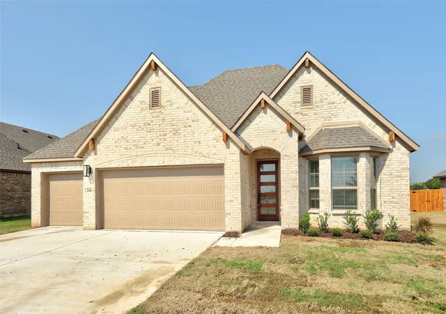 Photo 1 of Single family home for sale at 206 Pennington Rd, Nevada, TX 75173 | MLS# 21385662 | Listing updated on 2026-09-22