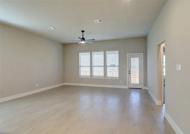 Photo 3 of Single family home for sale at 206 Pennington Rd, Nevada, TX 75173 | MLS# 21385662 | Listing updated on 2026-09-22