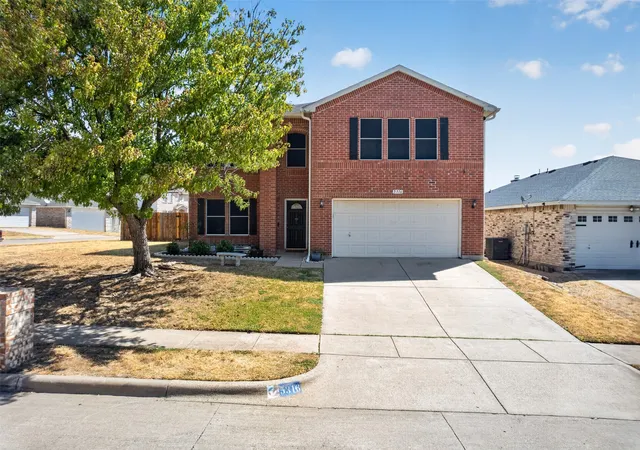 Photo 1 of Single family home for sale at 5316 Bedfordshire Dr, Fort Worth, TX 76135 | MLS# 21385532 | Listing updated on 2026-09-14