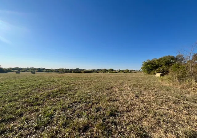 Photo 2 of House for sale at 50 Cr 3400, Pecan Gap, TX 75469 | MLS# 21384995 | Listing updated on 2026-09-16