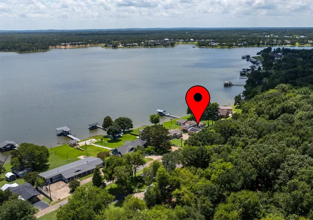 Photo 2 of Single family home for sale at 175 Kings Row, Malakoff, TX 75148 | MLS# 21374139 | Listing updated on 2026-09-14