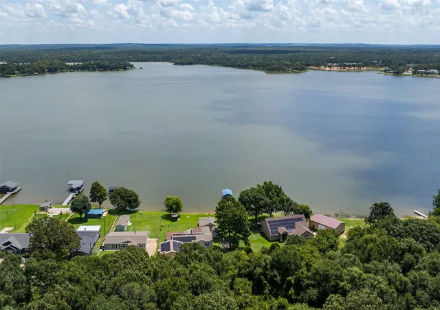 Photo 3 of Single family home for sale at 175 Kings Row, Malakoff, TX 75148 | MLS# 21374139 | Listing updated on 2026-09-14
