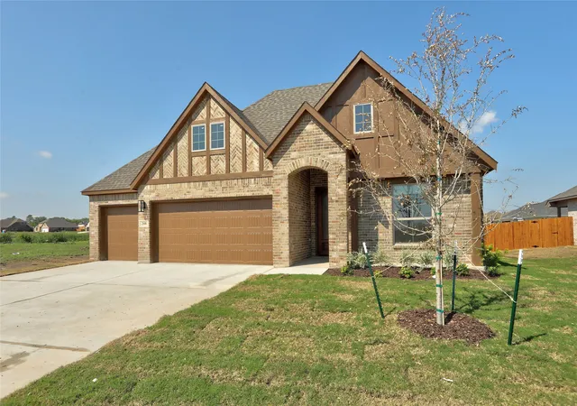 Photo 1 of Single family home for sale at 208 Pennington Rd, Nevada, TX 75173 | MLS# 21385678 | Listing updated on 2026-09-16