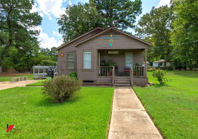 Single family home for sale at 5825 Grantham St, Shreveport, LA 71129 | MLS# 21383013