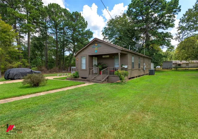 Photo 3 of Single family home for sale at 5825 Grantham St, Shreveport, LA 71129 | MLS# 21383013 | Listing updated on 2026-09-14