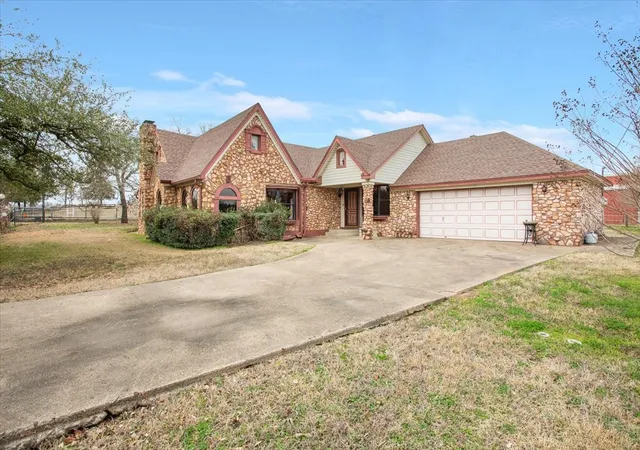 Photo 2 of Sale Pending at 649 E Us Hwy 84, Fairfield, TX 75840 | MLS# 21385706 | Listing updated on 2026-09-14