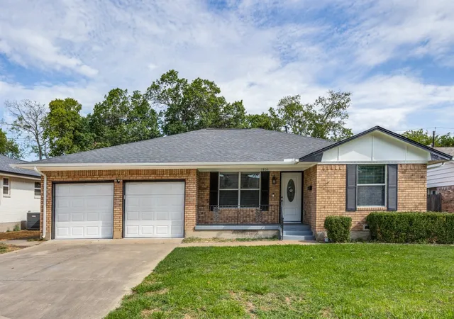 Photo 3 of Single family home for sale at 1805 Bardfield Ave, Garland, TX 75041 | MLS# 21383034 | Listing updated on 2026-09-15